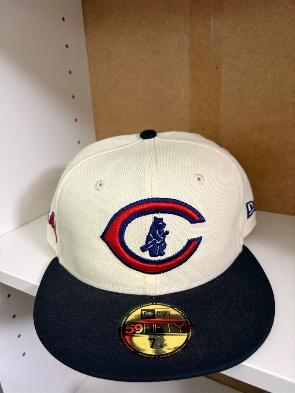 New Era MLB Chicago Cubs White & Black Fitted Cap with Red and Blue Team Logo